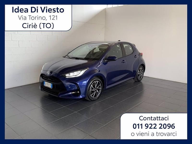 Usata Toyota Yaris Hybrid Trend 116 CV (85 kW) 2021 Blu Utilitaria