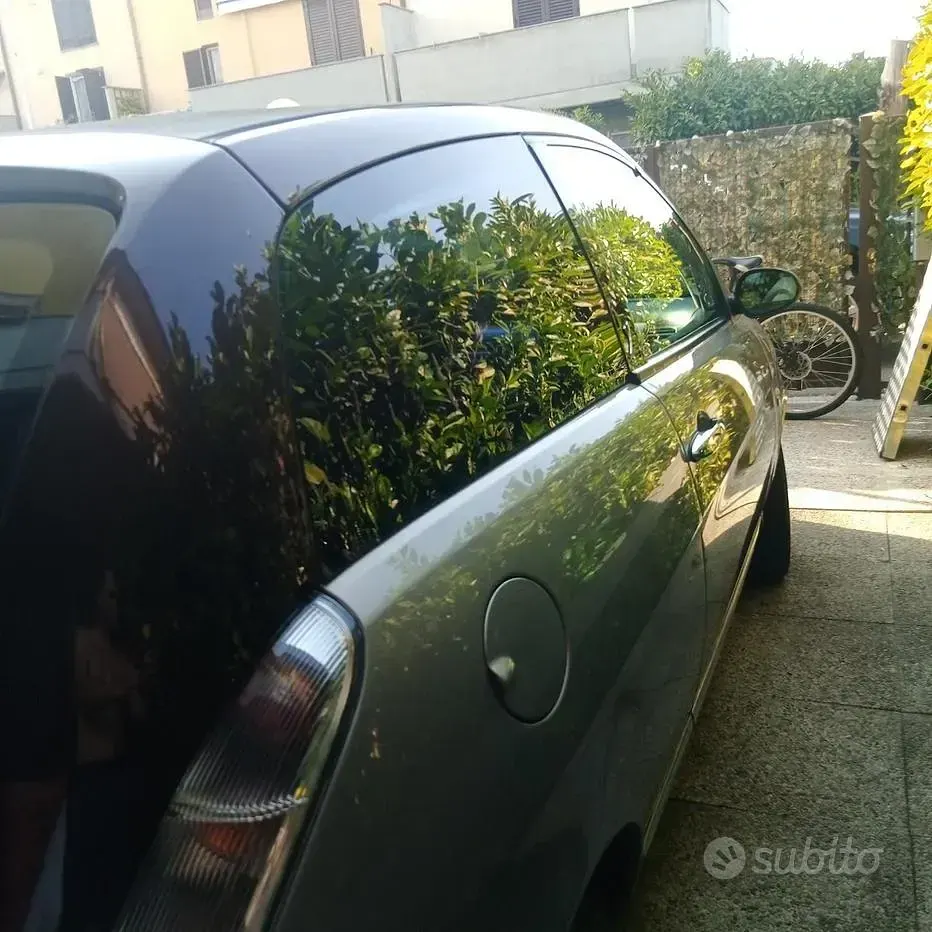 Usata Lancia Ypsilon 95 CV (69 kW) 2007 Viola Utilitaria