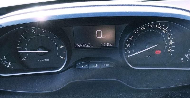 Usata Peugeot 208 Active 82 CV (60 kW) 2017 Utilitaria