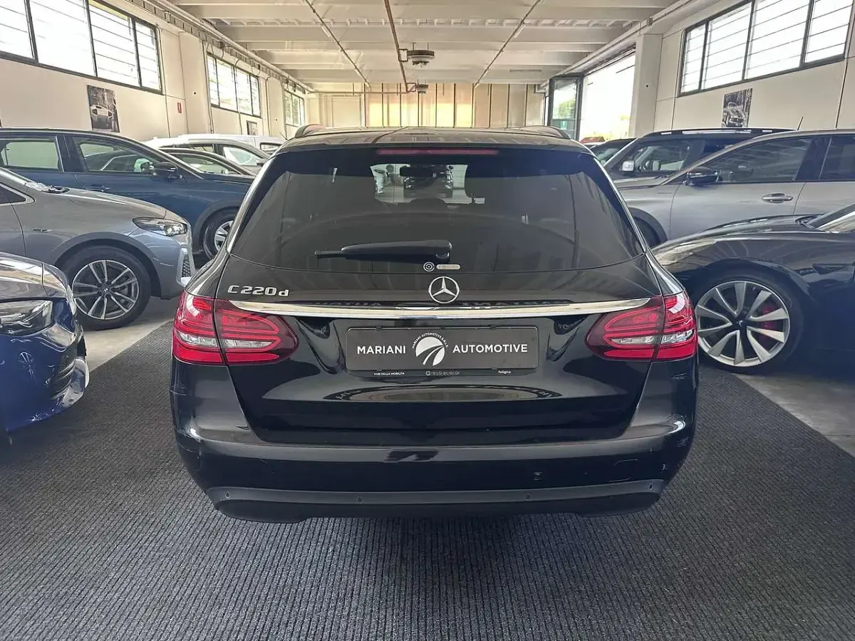 Usata Mercedes C220 194 CV (142 kW) 2019 Nero Station wagon