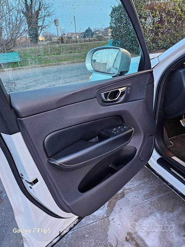 Usata Volvo XC60 R-Design 2018 Bianco SUV