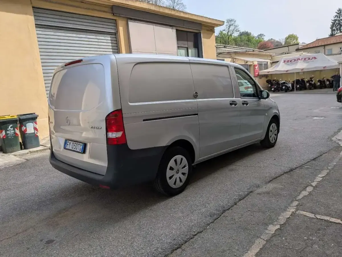 Usata Mercedes Vito 136 CV (100 kW) 2019 Grigio Furgone