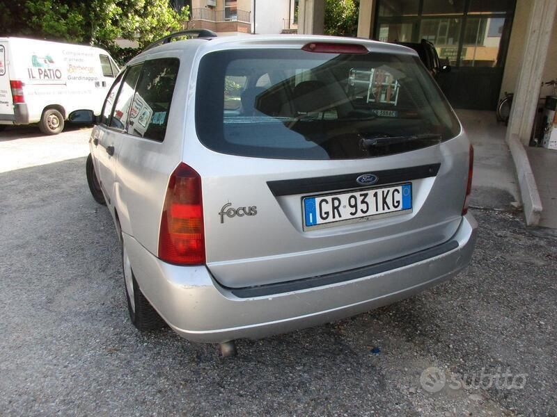 Usata Ford Focus 1999 Grigio Station wagon