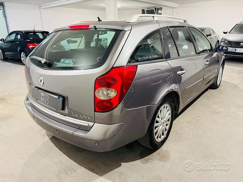Usata Renault Laguna III 150 CV (110 kW) 2009 Grigio Station wagon