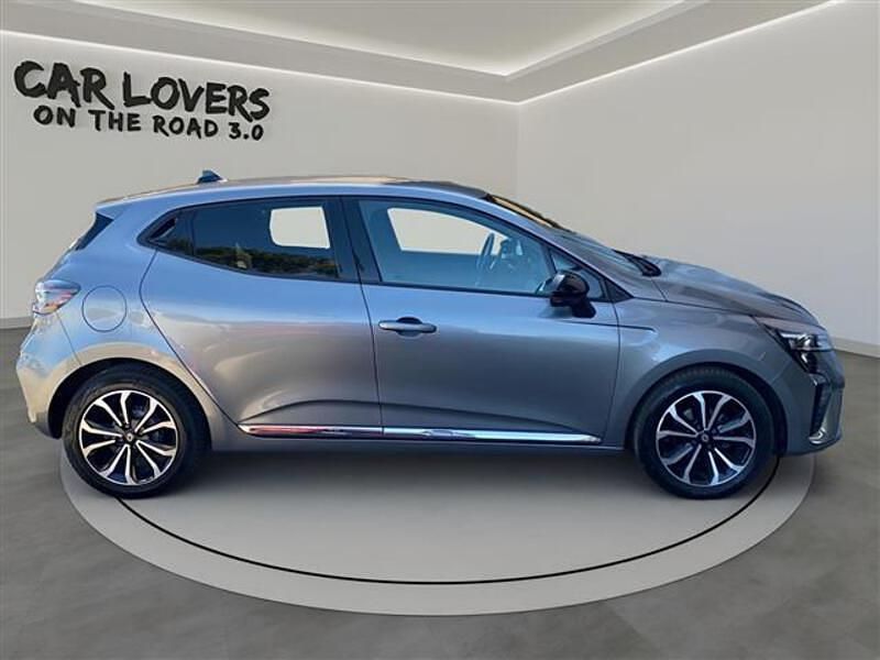 Usata Renault Clio V Techno 91 CV (66 kW) 2025 Grigio scuro Utilitaria