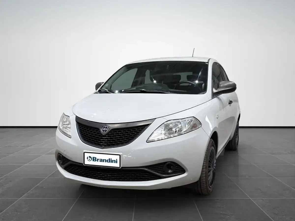 Usata Lancia Ypsilon 69 CV (50 kW) 2019 Utilitaria