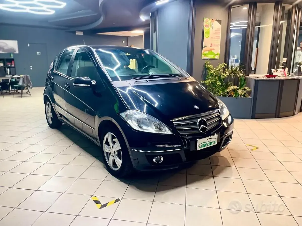 Usata Mercedes A180 Premium 109 CV (80 kW) 2012 Nero Berlina