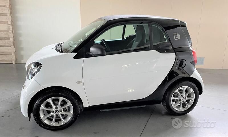 Usata Smart ForTwo Electric Drive 60 kW (82 CV) 2018 Bianco Utilitaria