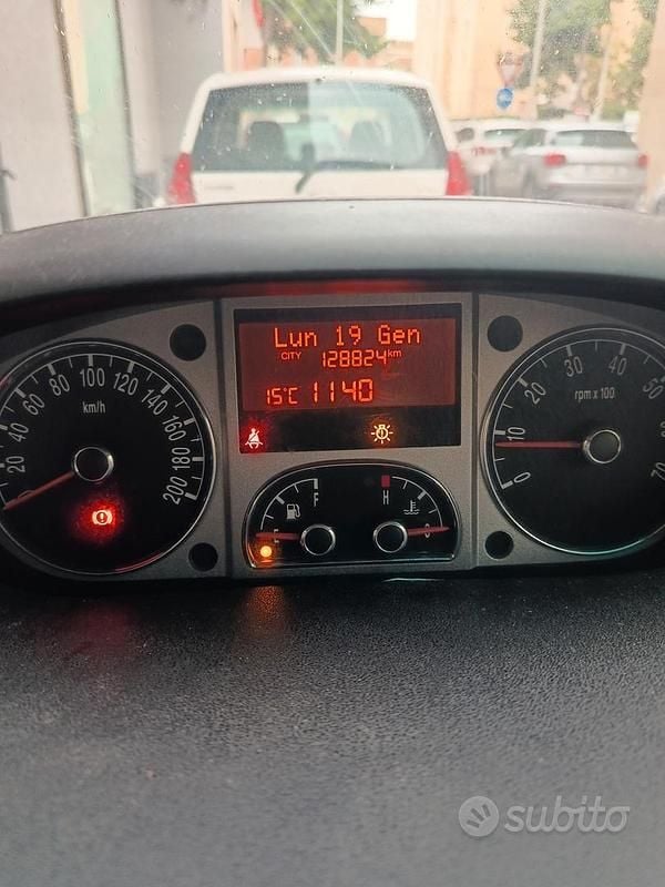 Usata Lancia Musa 95 CV (69 kW) 2011 Grigio Monovolume