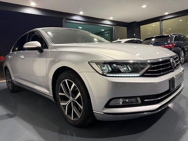 Usata VW Passat Highline 150 CV (110 kW) 2016 Argento Berlina