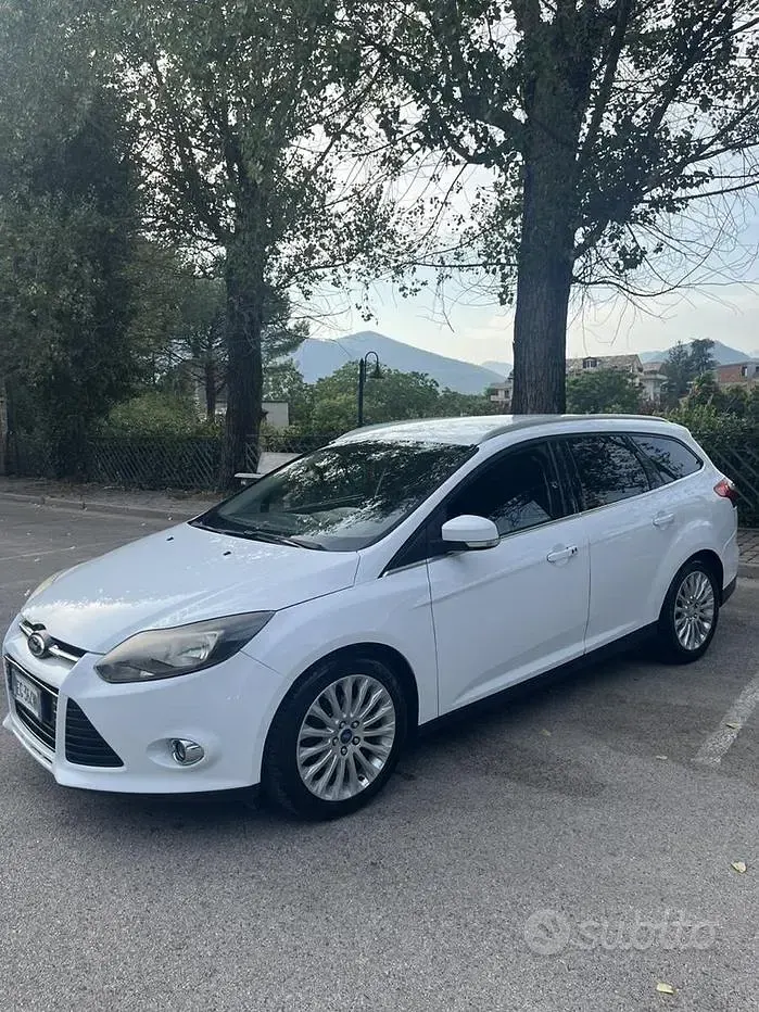 Usata Ford Focus Titanium 115 CV (84 kW) 2011 Bianco Station wagon