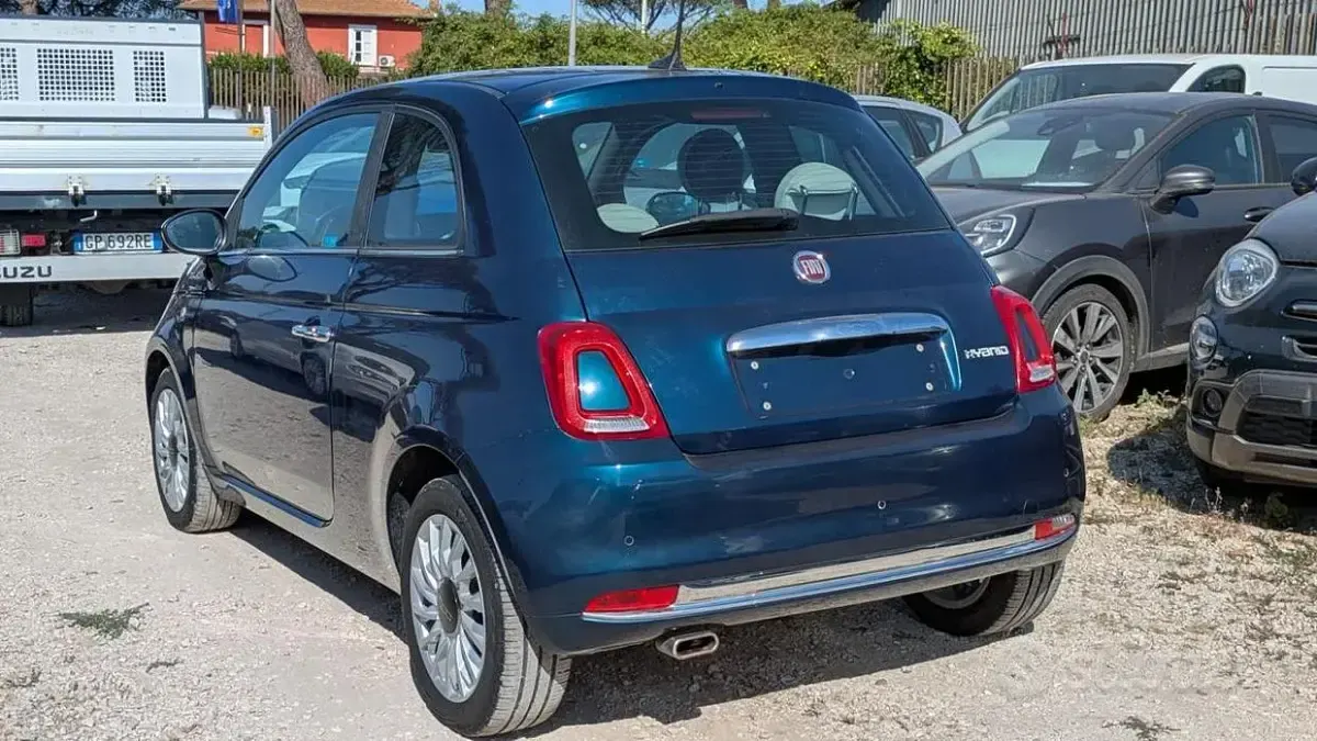 Usata Fiat 500 Dolcevita 69 CV (50 kW) 2022 Bluazzurro Utilitaria