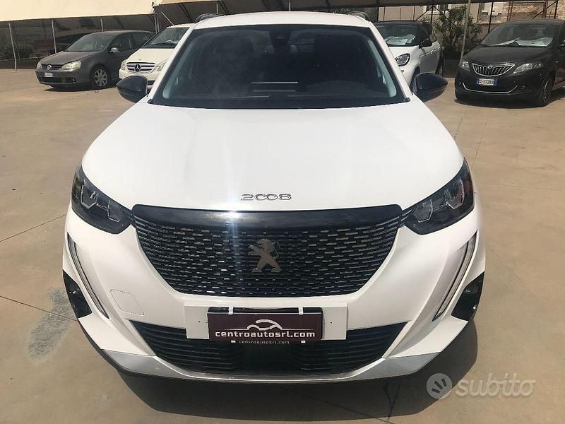 Usata Peugeot 2008 Allure 110 CV (80 kW) 2021 Bianco SUV