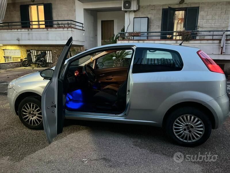 Usata Fiat Grande Punto 77 CV (56 kW) 2009 Grigio Utilitaria