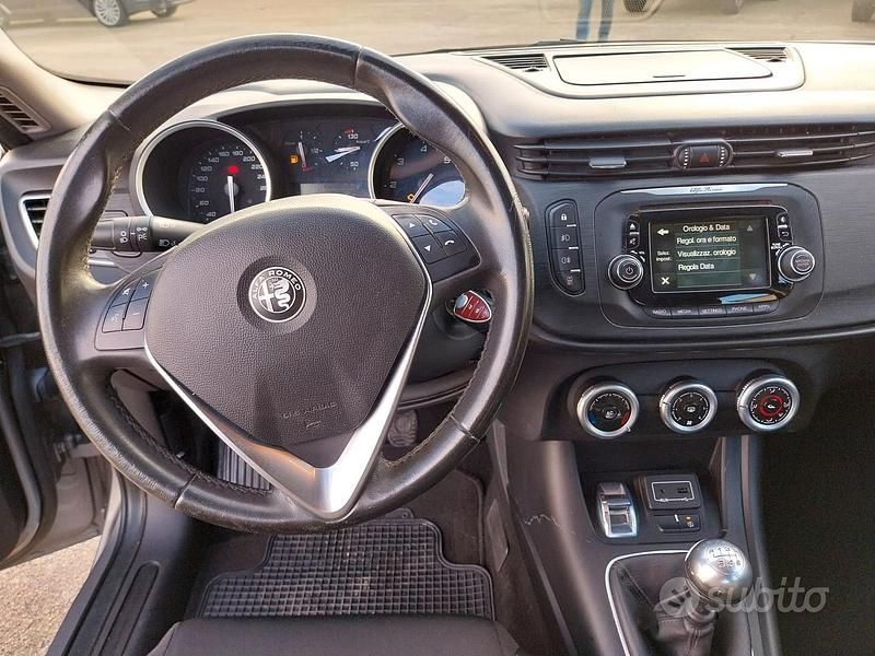 Usata Alfa Romeo Giulietta 120 CV (88 kW) 2016 Grigio Utilitaria