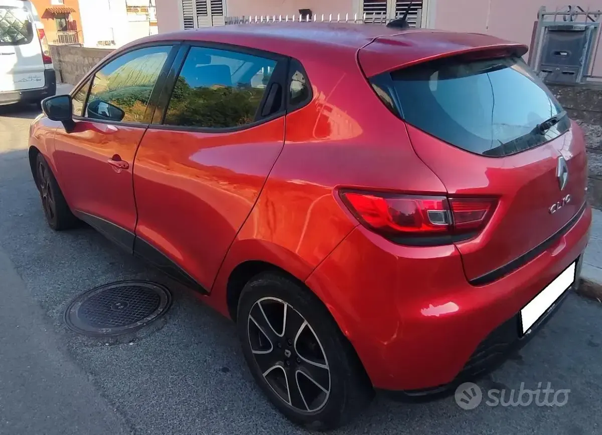 Second-hand Renault Clio IV 90 CP (66 kW) 2013 Roșu Hatchback