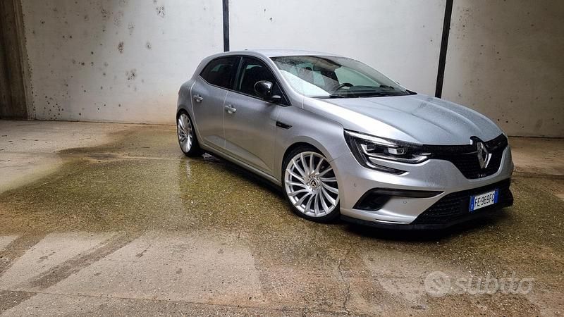 Usata 2016 Renault Mégane GT Line GT-Line Due volumi | 12.000 € (Buon prezzo) - Immagine 1/4