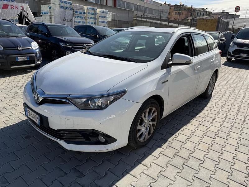 Usata Toyota Auris Hybrid Lounge 99 CV (72 kW) 2016 Bianco Station wagon