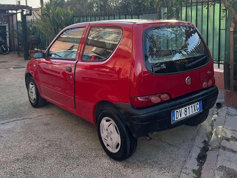Usata Fiat 600 Anniversary 54 CV (39 kW) 2009 Rosso Utilitaria