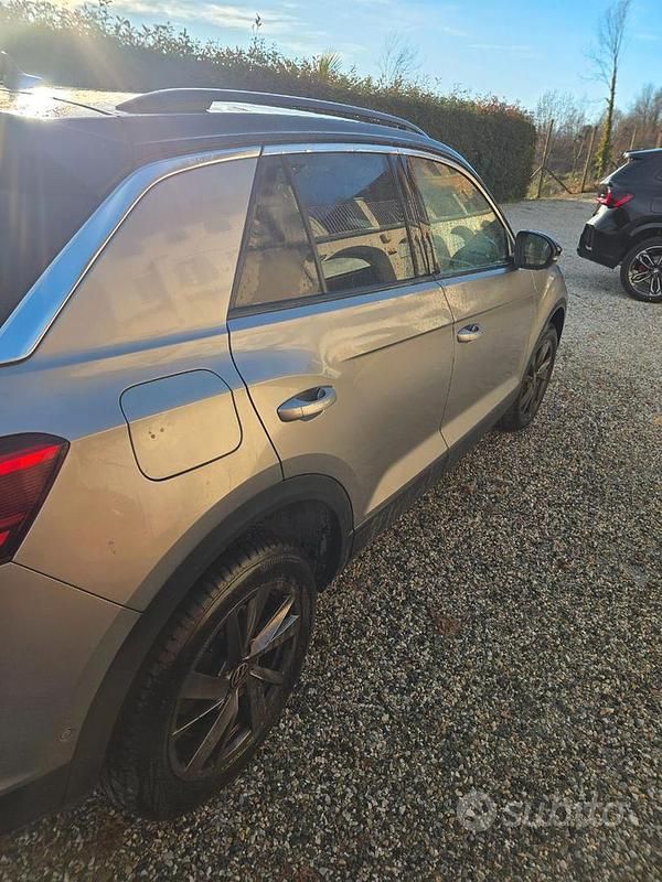 Usata VW T-Roc Sport 150 CV (110 kW) 2023 Grigio SUV