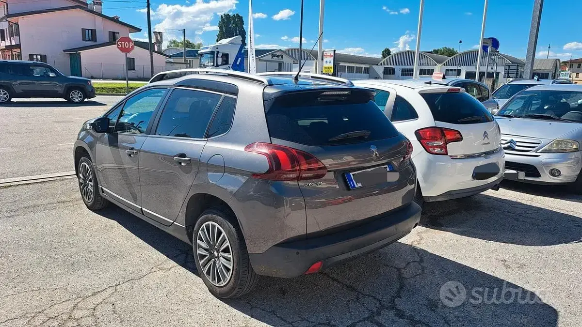 Usata Peugeot 2008 Allure 82 CV (60 kW) 2016 Grigio SUV