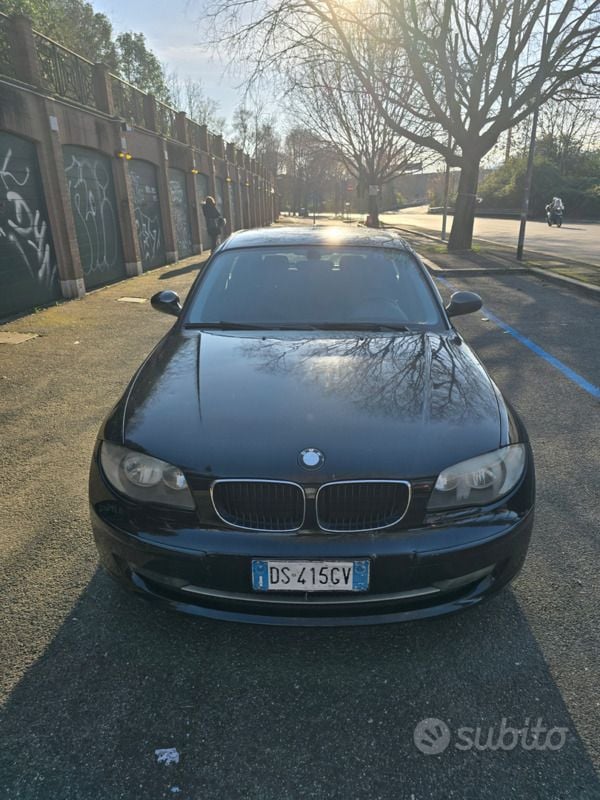 Usata BMW 118 143 CV (105 kW) 2008 Nero Utilitaria