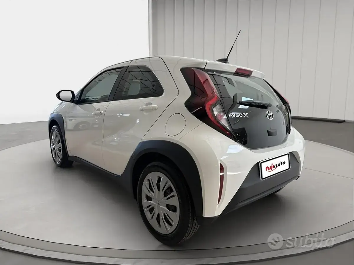 Nuova Toyota Aygo X 116 CV (85 kW) 2026 Bianco SUV