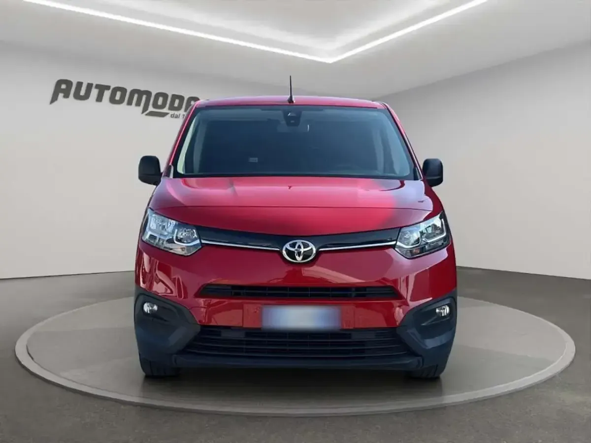 Usata Toyota Proace City City 102 CV (75 kW) 2022 Rosso Monovolume