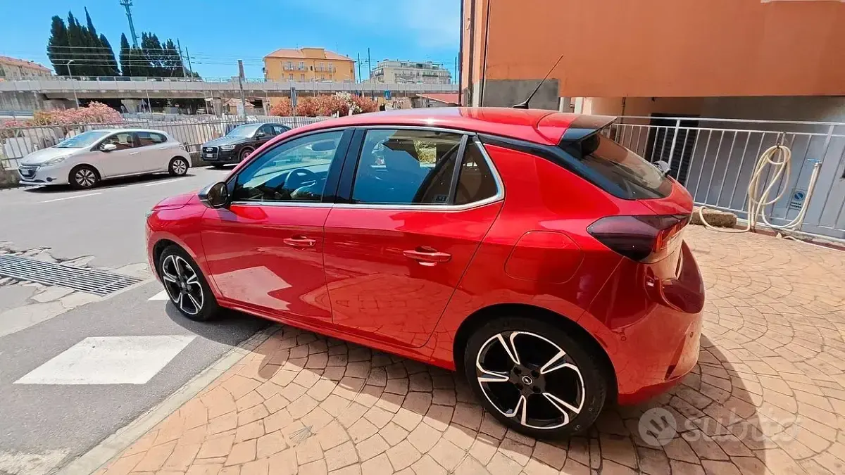 Usata Opel Corsa Elegance 75 CV (55 kW) 2021 Rosso Utilitaria