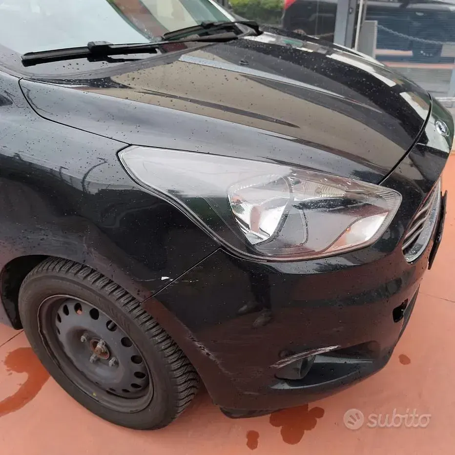 Begagnad Ford Ka Plus 86 HK (63 kW) 2017 Svart Halvkombi