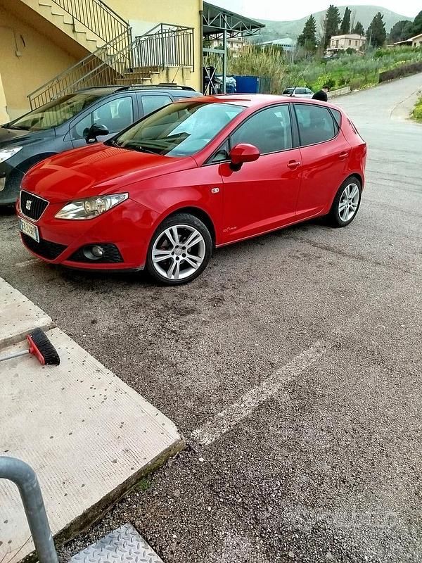 Usata Seat Ibiza 2011 Rosso Berlina