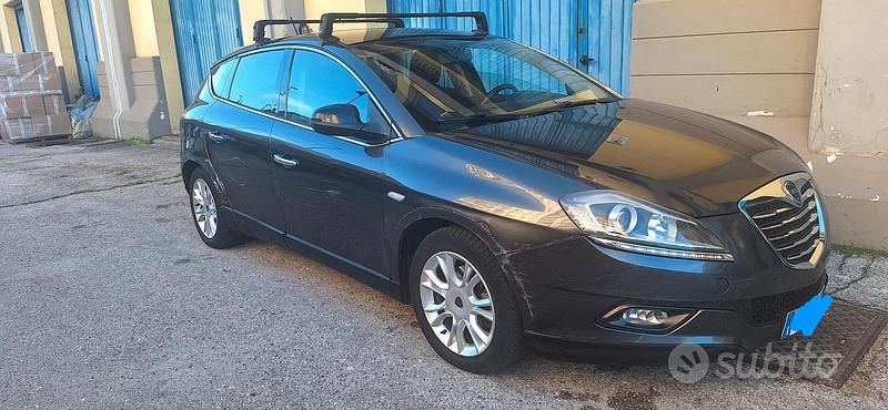 Usata Lancia Delta 120 CV (88 kW) 2013 Grigio Utilitaria