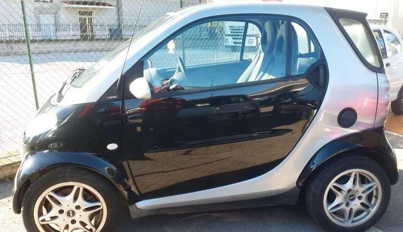 Nero Usata 2001 Smart ForTwo Coupé Coupé | 2600 € (Cara) - Immagine 1/4