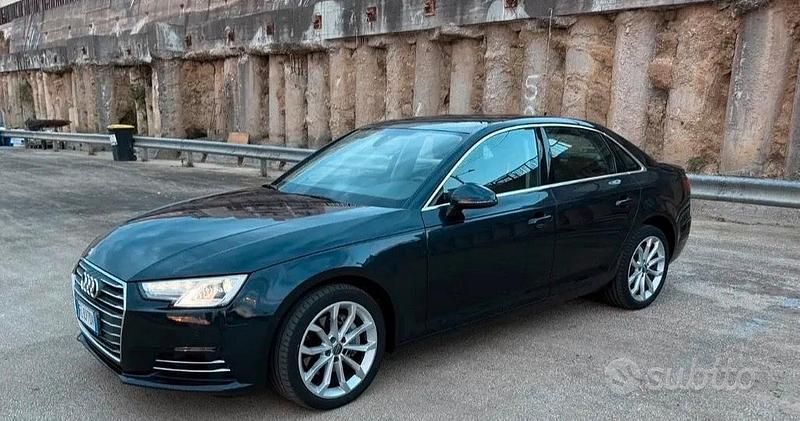 Usata Audi A4 Business 190 CV (139 kW) 2017 Blu Berlina