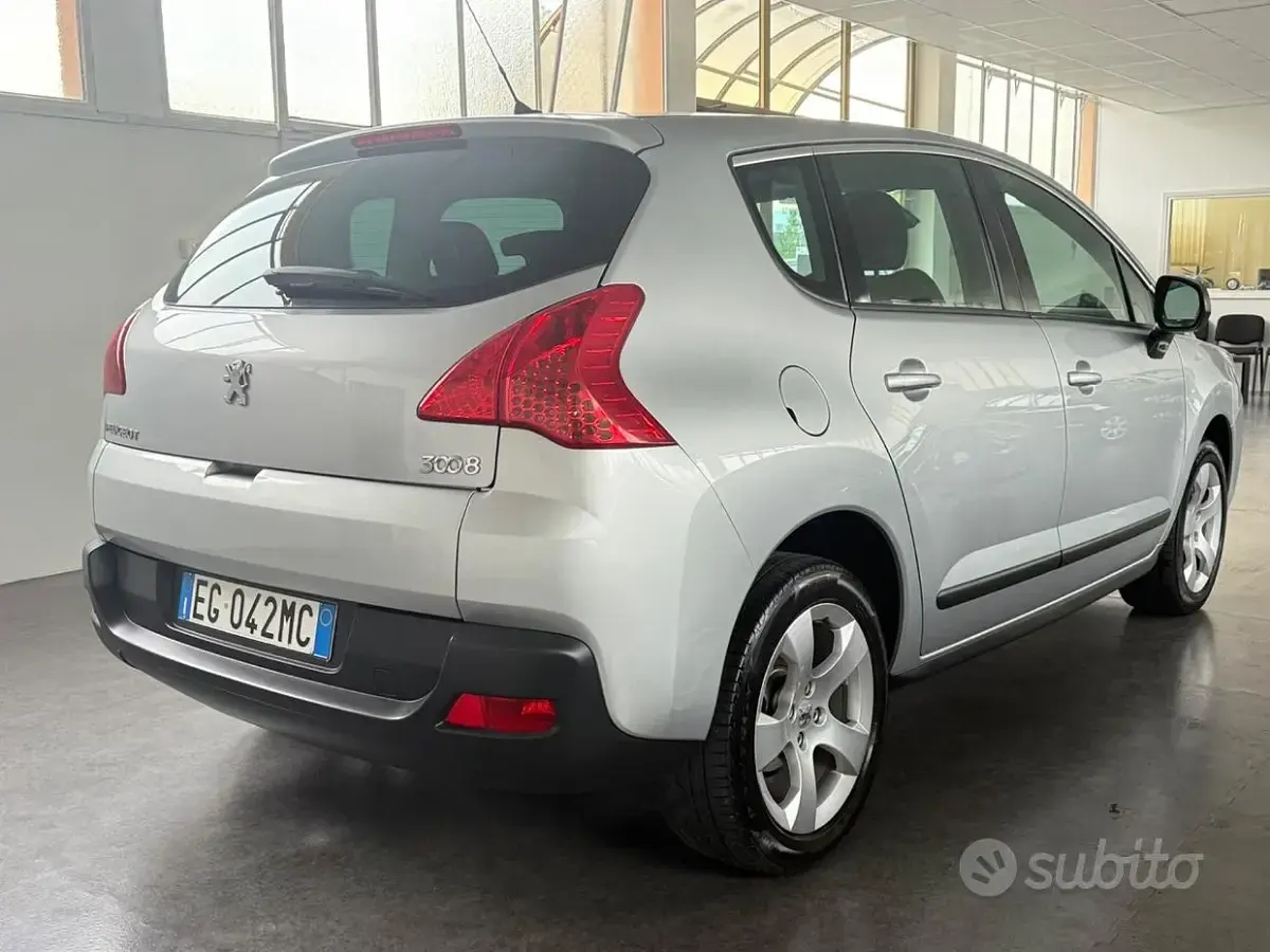 Usata Peugeot 3008 112 CV (82 kW) 2011 Grigio Station wagon