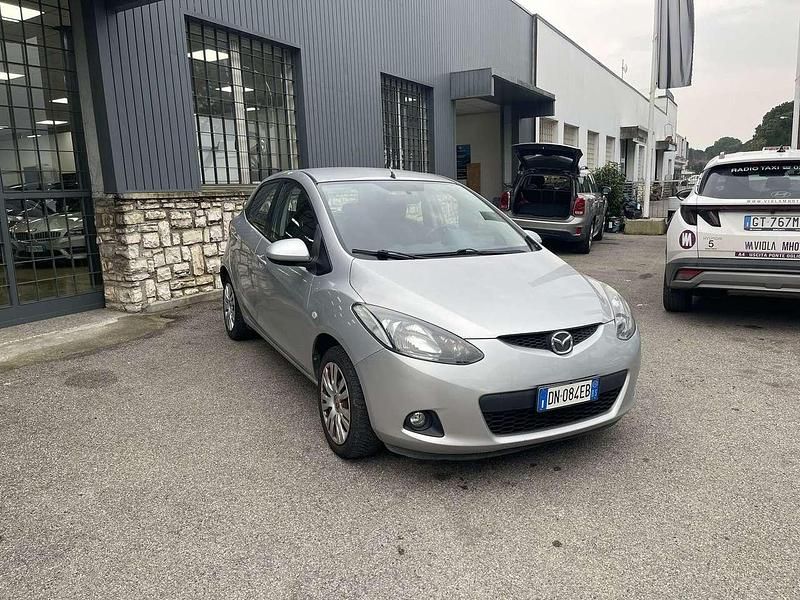 Usata Mazda 2 86 CV (63 kW) 2008 Argento Utilitaria
