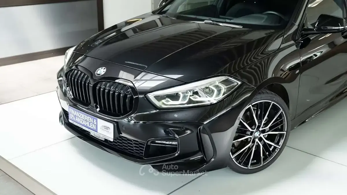 Usata BMW 120 Shadowline 178 CV (130 kW) 2023 Nero Utilitaria