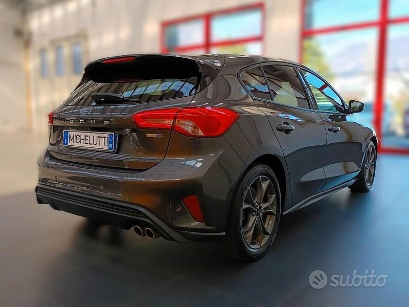 Usata Ford Focus ST-Line 125 CV (91 kW) 2022 Grigio Berlina