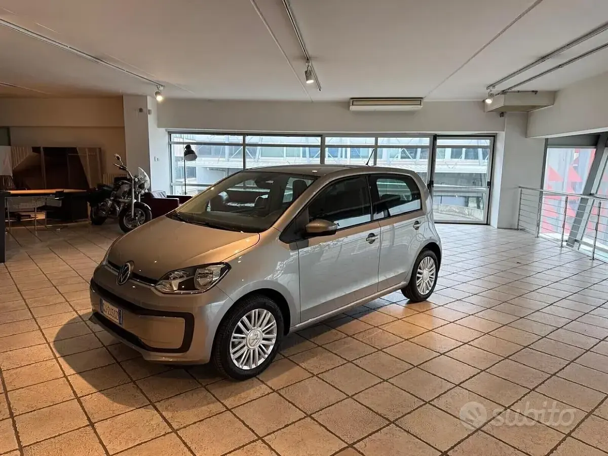 Usata VW up! 65 CV (47 kW) 2022 Beige Utilitaria