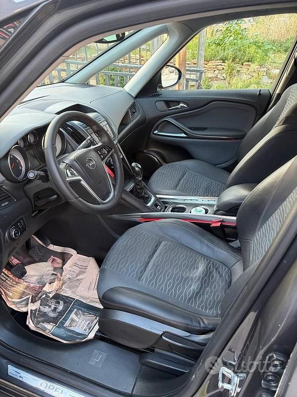 Usata Opel Zafira Tourer Cosmo 110 CV (80 kW) 2011 Grigio Monovolume