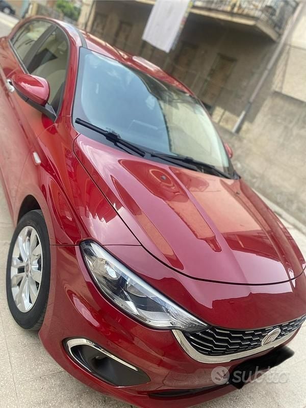 Usata Fiat Tipo 2017 Rosso Utilitaria