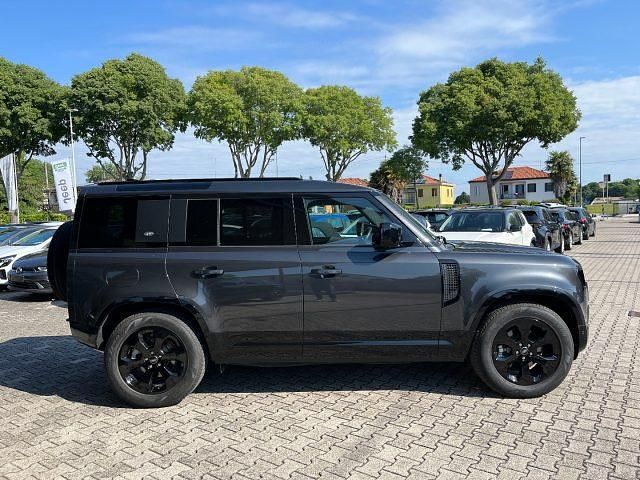 Usata Land Rover Defender SE Dynamic 200 CV (147 kW) 2024 Grigio SUV