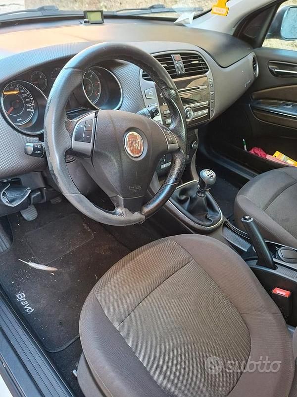 Usata Fiat Bravo 120 CV (88 kW) 2009 Marrone Utilitaria