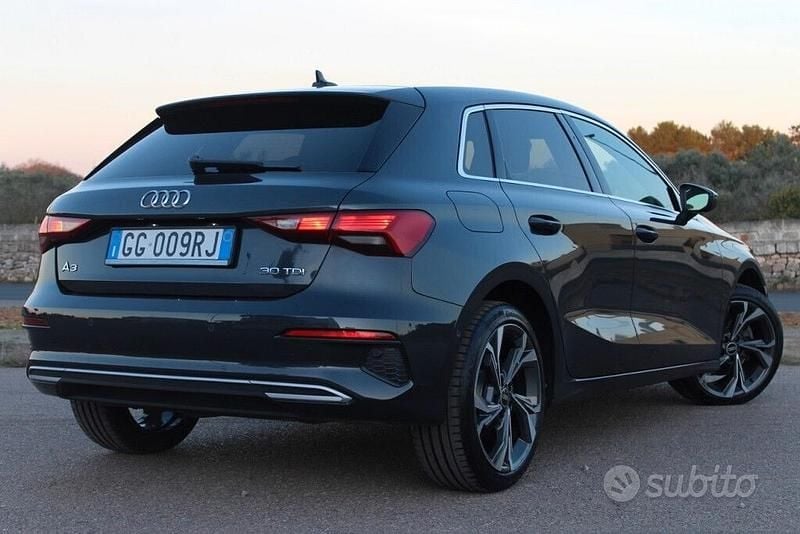 Usata Audi A3 Advanced 116 CV (85 kW) 2021 Grigio Berlina