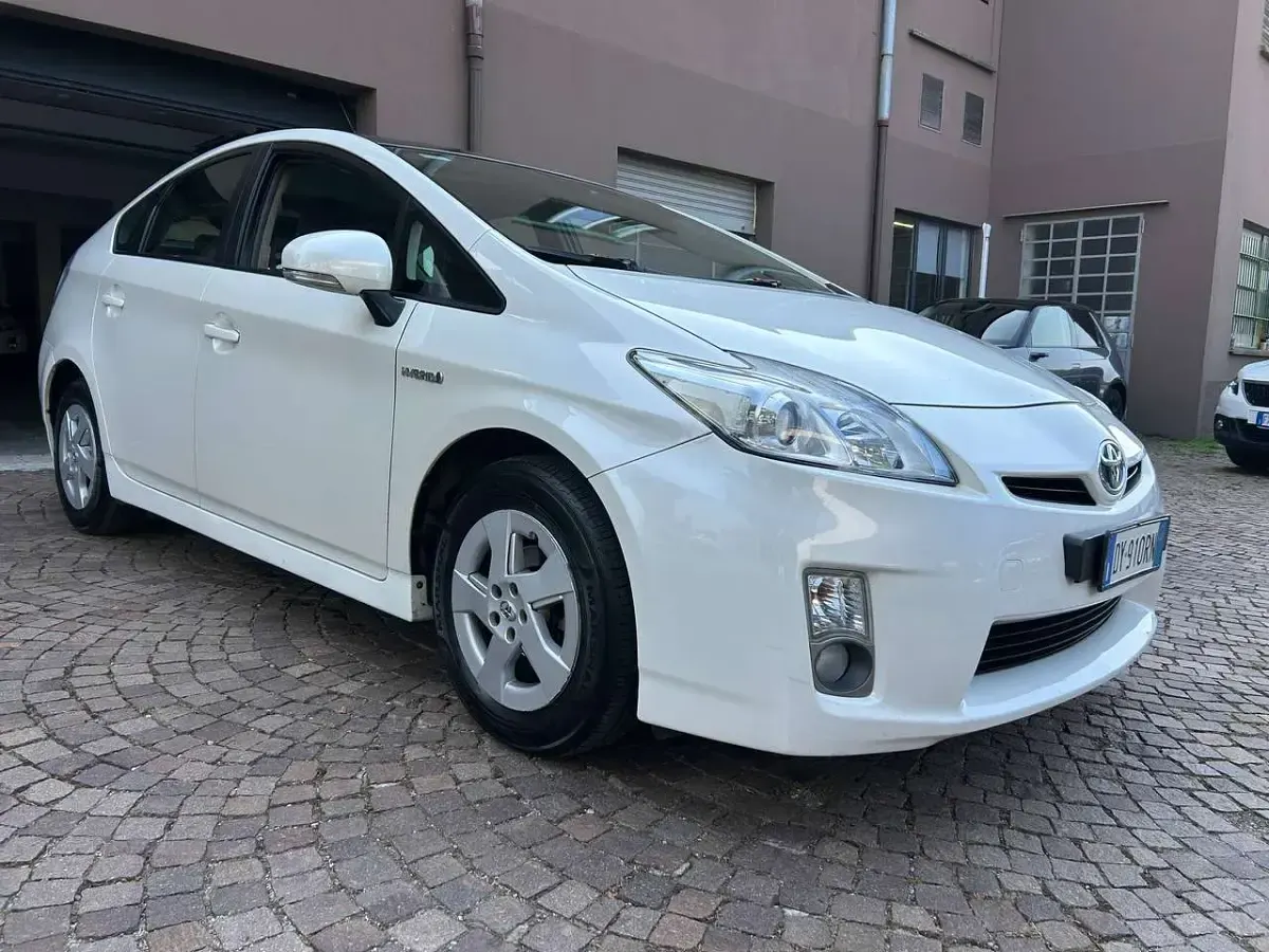 Usata Toyota Prius 99 CV (72 kW) 2009 Bianco Utilitaria