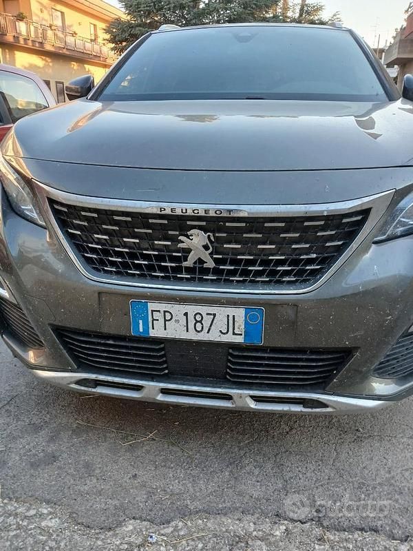Usata Peugeot 3008 Business-Line 120 CV (88 kW) 2017 Verde SUV
