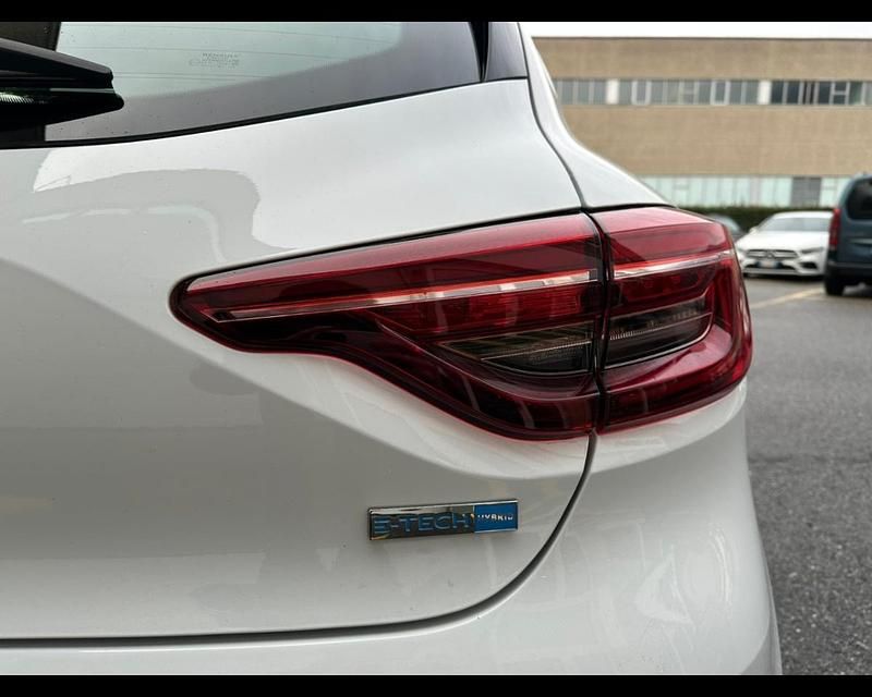 Usata Renault Clio V Zen 140 CV (102 kW) 2021 Bianco Berlina