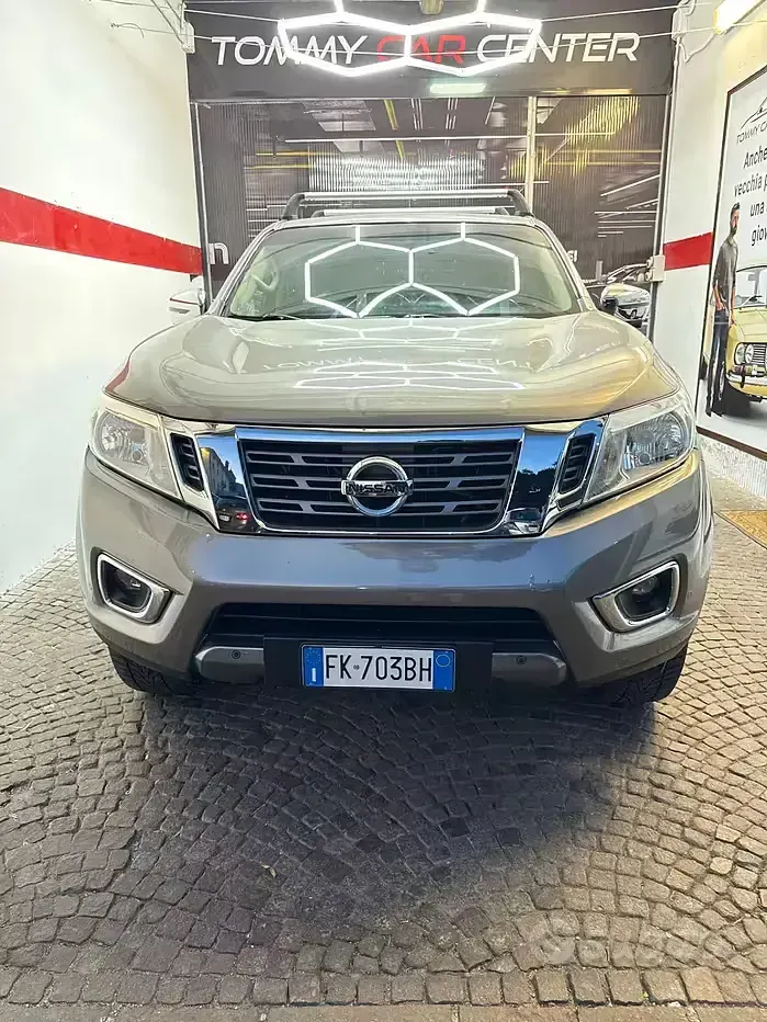 Usata Nissan Navara N-Connecta 190 CV (139 kW) 2017 Grigio Pick-up