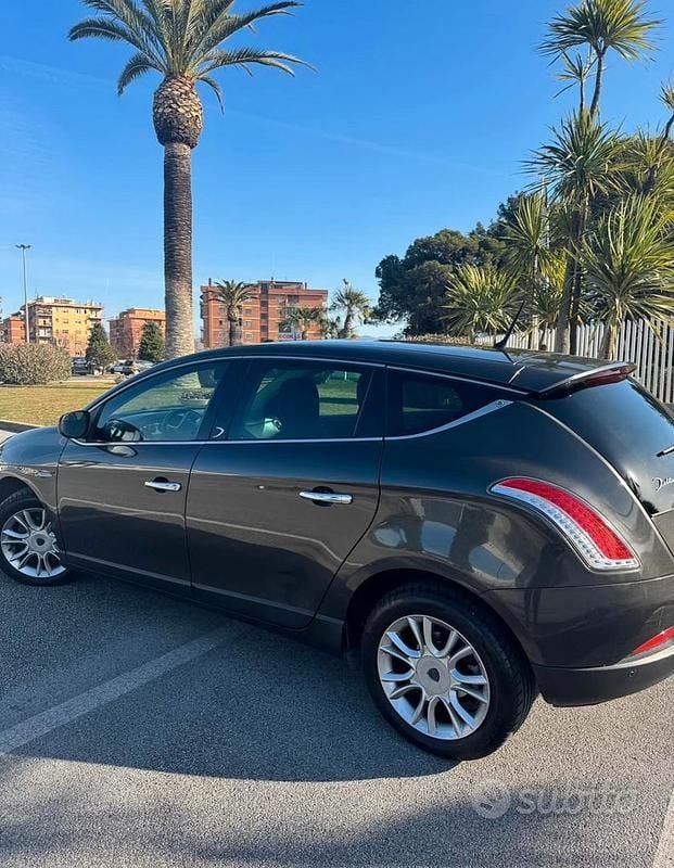Usata Lancia Delta 2012 Grigio Utilitaria