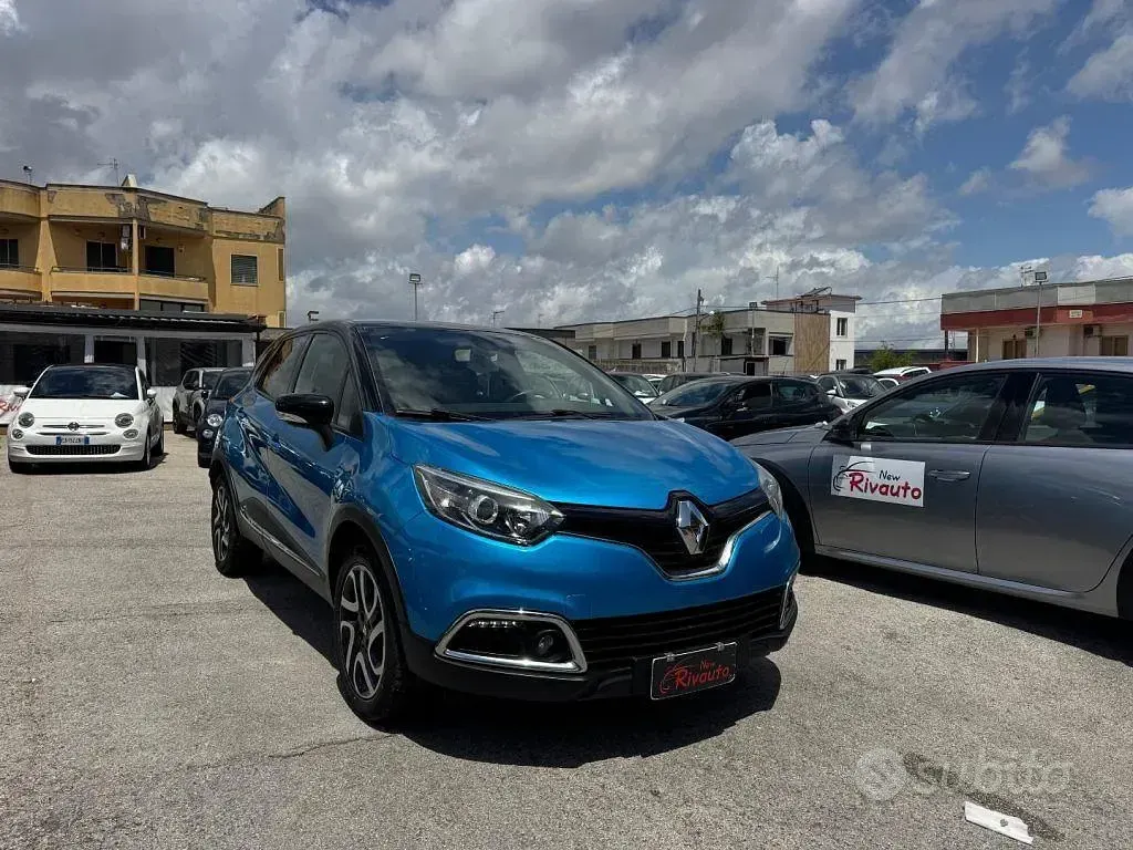 Usata Renault Captur 110 CV (80 kW) 2016 Blu SUV